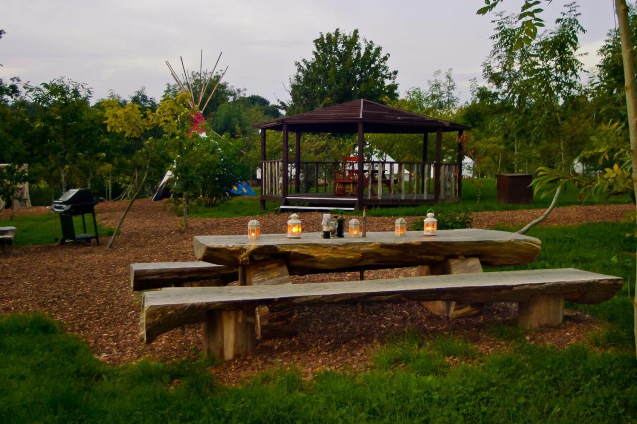 Plush Tents Yurt Village Chichester Exterior foto